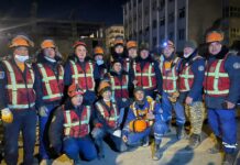 “Төбөлөрү көккө жетип”: Кыргызстандын куткаруучулары сегиз күндө 5 тирүү жаранды алып чыгышкан