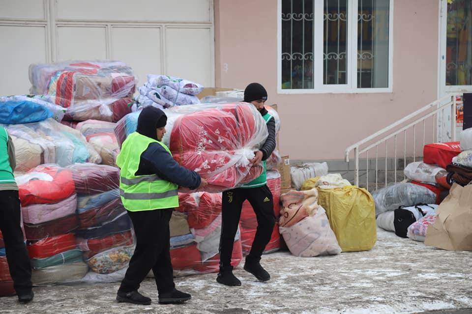 1 4 Жители двух областей Кыргызстана отправили гумпомощь в Турцию