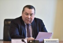 Балбак Түлөбаев: “Садыр Жапаров кааласа, Кытайдын карызын азыр төлөп коёт”