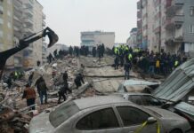 Число погибших при землетрясении в Турции возросло до 3,3 тысяч