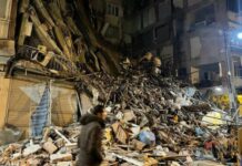 Мощное землетрясение в Турции: количество погибших превысило 200