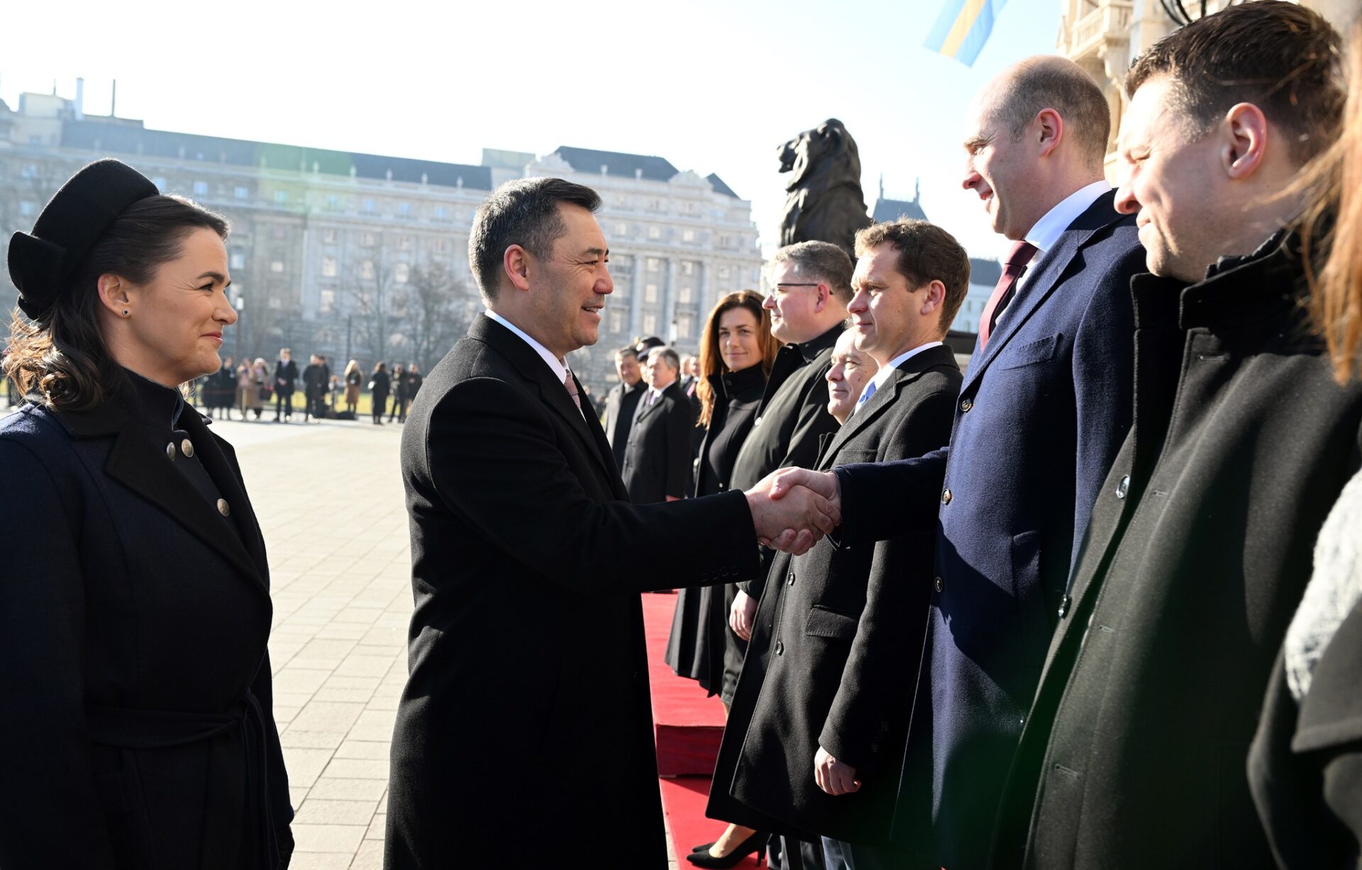 328931645 2049421321910380 2093906089450744087 n Фото: Церемония официальной встречи Садыра Жапарова с президентом Венгрии Каталин Новак