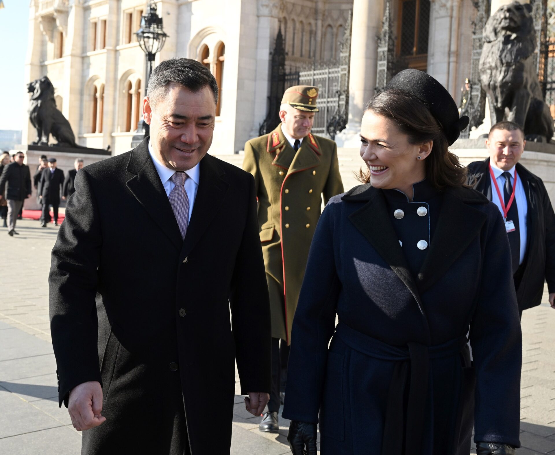 329264920 523382596561227 2544840847686511577 n Фото: Церемония официальной встречи Садыра Жапарова с президентом Венгрии Каталин Новак