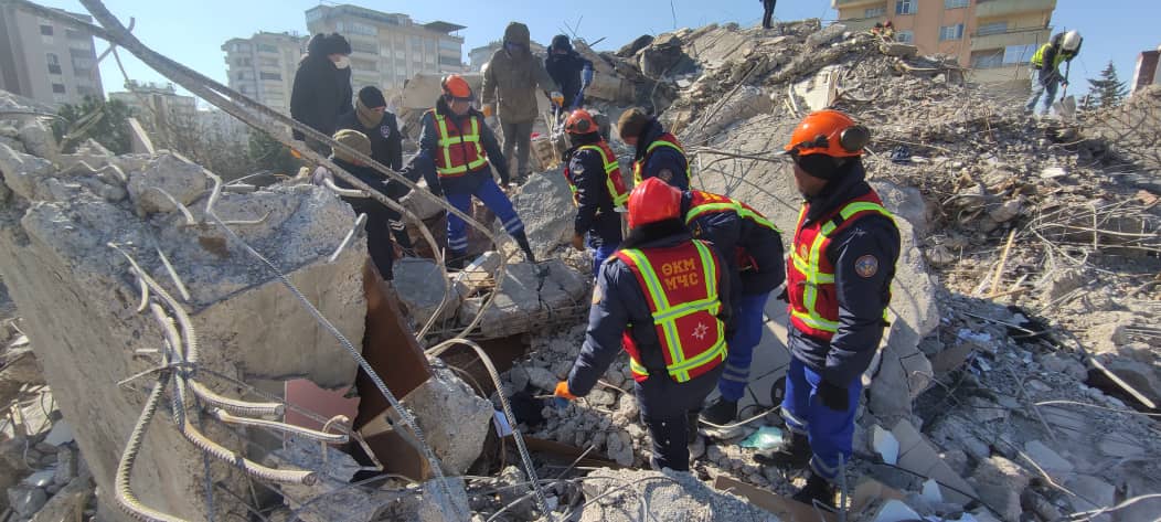 330818557 5799921453376171 6316349256982737856 n Спасатели МЧС КР вытащили из-под завалов в Турции 4 живых человек и 104 погибших