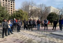 Айдоочулар митингге чыкты