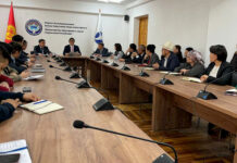 Иманалиев Билим берүү министрлигинин жамаатына тааныштырылды