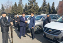 Ысык-Көлдө акимдерге жаңы 5 кызматтык автоунаалар берилди