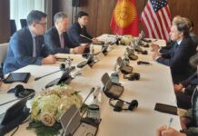 Глава МИД Кыргызстана в Астане встретился Госсекретарем США