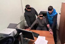 Нарында тергөөчү пара алууга шектелип кармалды