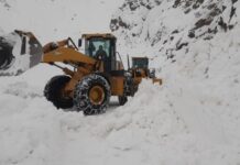 На трассе Бишкек — Ош сошла лавина, проезд закрыт