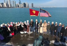 Кыргызстанцы в Чикаго провели флешмоб, посвященный кыргызскому языку