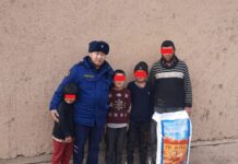 Кадамжайда милиция кызматкери аз камсыз болгон үй-бүлөгө жардам көрсөттү