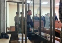 “Сыртыбыздан тон бычуу болуп жатат”: Кеңешбек Дүйшөбаев эки айга камакта калды