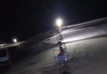 Отдыхающие в Орловке больше получаса ночью провисели на канатке