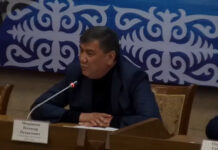 Матраимов юстиция министринин орун басары Орозбек Сыдыковду сынга алды