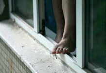 Бишкекте 14 жаштагы окуучу кыз өзүнө кол салууга аракет кылган