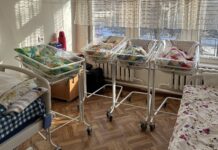 Стало известно, как назвали четверняшек, родившихся в Бишкеке