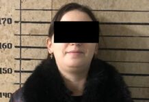 Бишкекчанка обвинила репетитора сына в краже на $2,1 тыс.