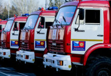 Жаңы келген өрт өчүрүүчү автоунаалар тапшырылууда