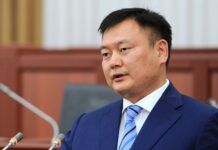 ГКНБ задержал экс-главу ГКПЭН Дуйшенбека Зилалиева за взятку в $50 тысяч