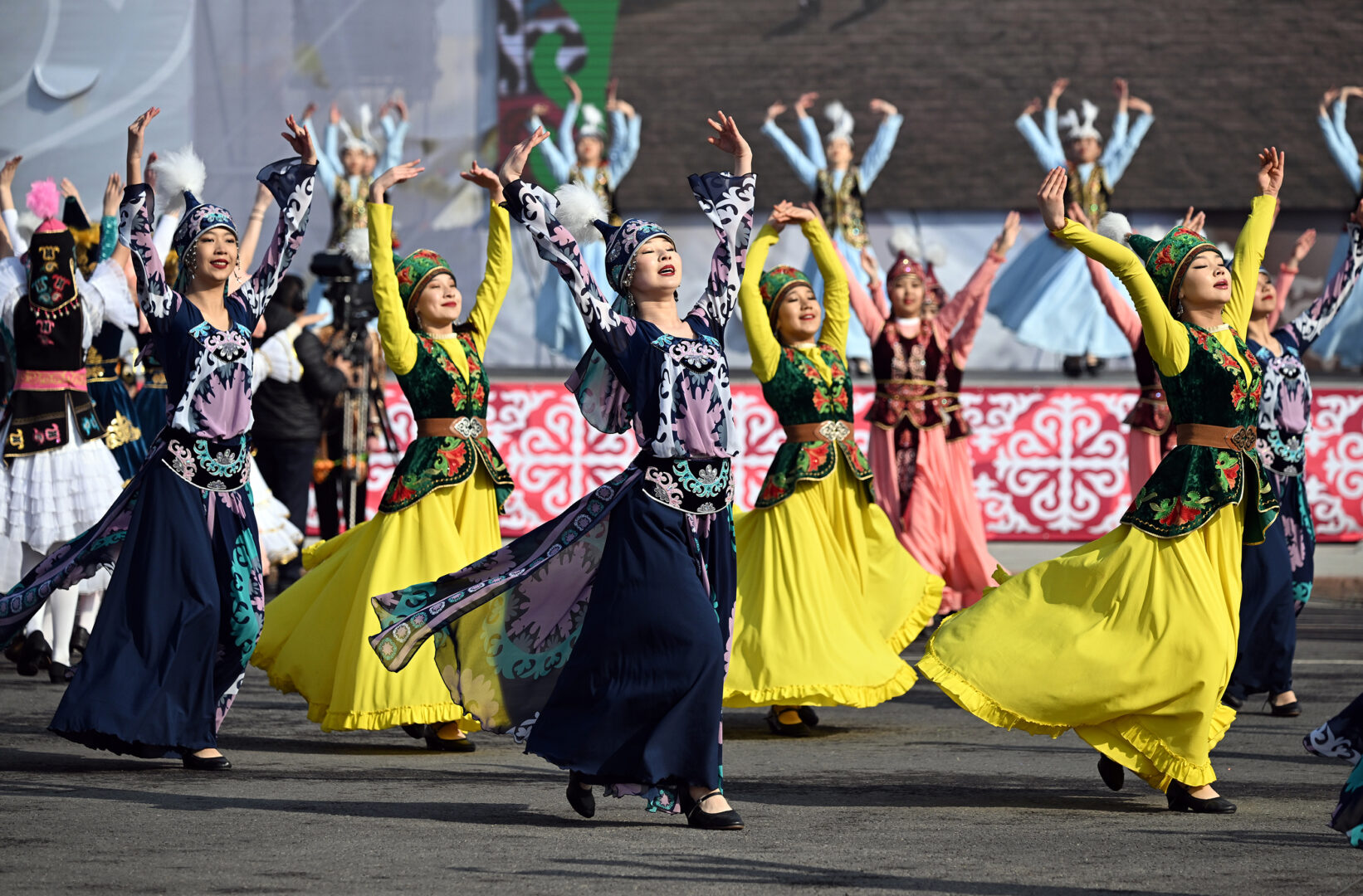 15 2 Как в Бишкеке отпраздновали Нооруз - фоторепортаж