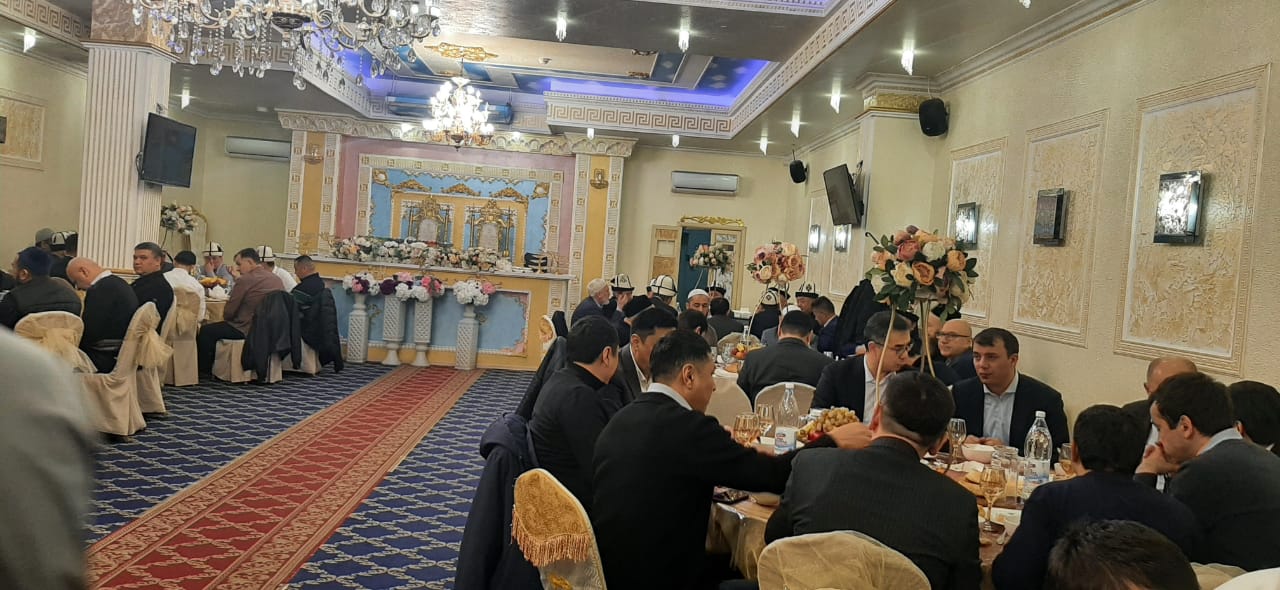 3 В Москве кыргызская и таджикская диаспоры провели совместный ифтар