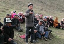 Өзгөндөгү көчкү түшкөн Карл Маркс айылынын тургундарынын арыз-муңу