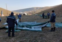 Жер көчкүдөн улам көчүрүлгөн жашоочуларга чатырлар орнотулду