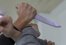 Өзбекстанда аялын бычактап өлтүргөн киши өзүнө да кол салды