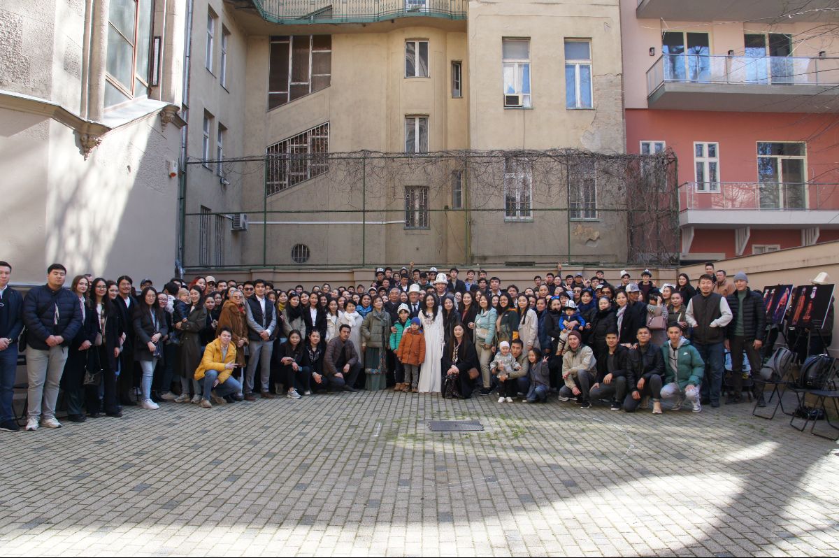 6 Кыргызстанцы в Венгрии отпраздновали Нооруз - фото
