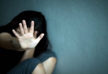 “Кыз өз жанын кыйган”. Зордуктоо фактысын жашырууга аракет кылган милиционерлер кармалды