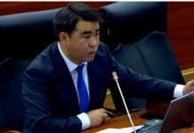 Депутат: Семье изнасилованной милиционерами 13-летней девочки угрожают