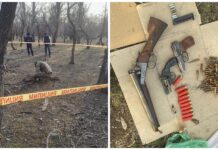 В сквере Токмака обнаружили схрон оружия и боеприпасов — фото