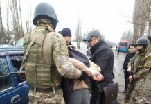 Жалал-Абадда гашиш сатууга аракет кылган жарандар кармалды