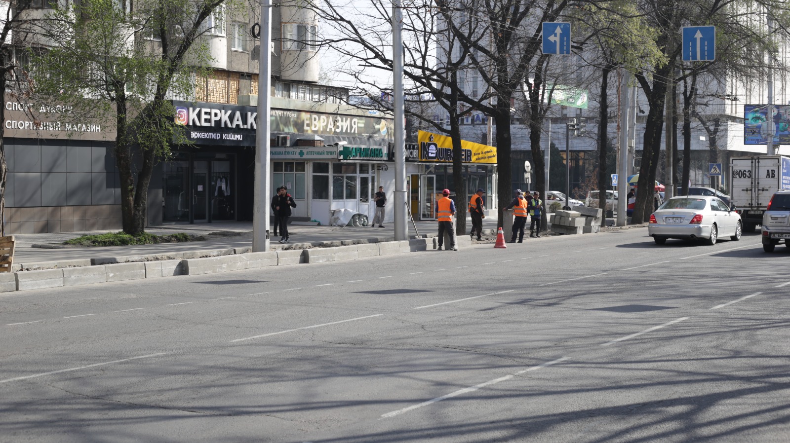 WhatsApp Image 2023 03 29 at 15.31.27 В центре Бишкека ликвидировали несколько точек стихийной парковки, создающих заторы