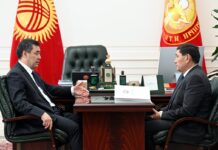 Садыр Жапаров өлкөнүн айыл чарба министри Аскарбек Жаныбековду кабыл алды