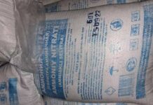 В Баткене задержали авто с контрабандной аммиачной селитрой