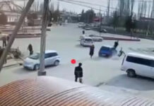 В Ала-Буке пенсионер сбил женщину с ребенком на руках и школьницу