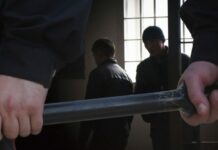 Комитет ООН по правам человека признал факт пыток в отношении певца Курманбекова