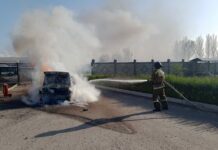 В Бишкеке сгорел автомобиль — фото