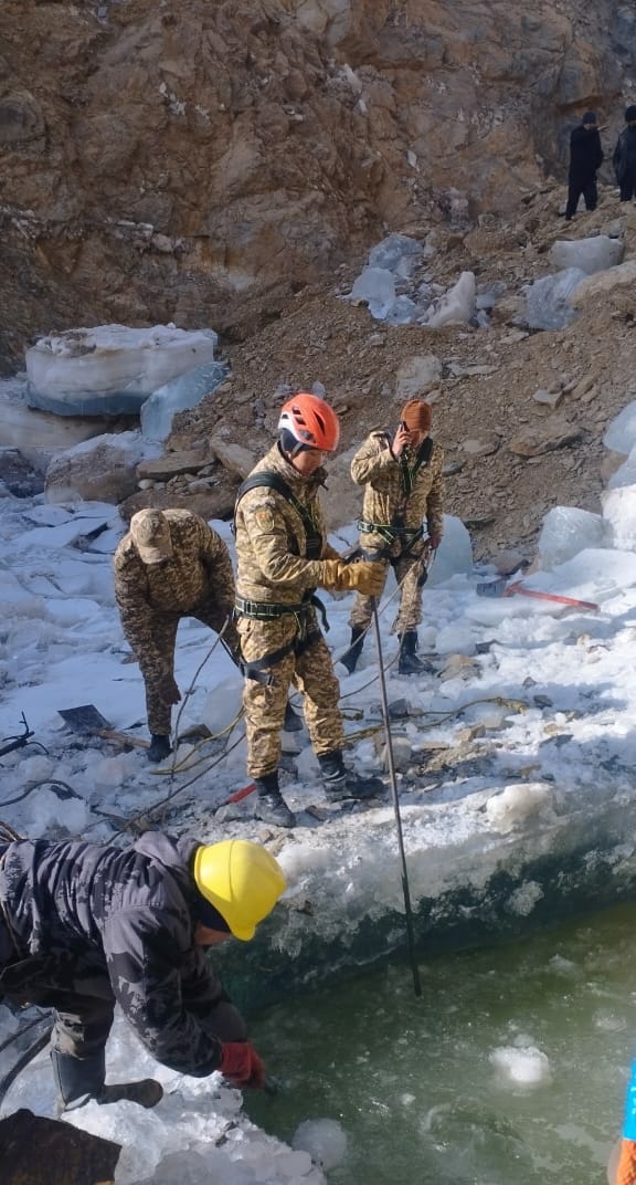 340093144 761647322187661 5916846360186661352 n Тело работника золоторудного месторождения, упавшего на грузовике в реку, нашли подо льдом
