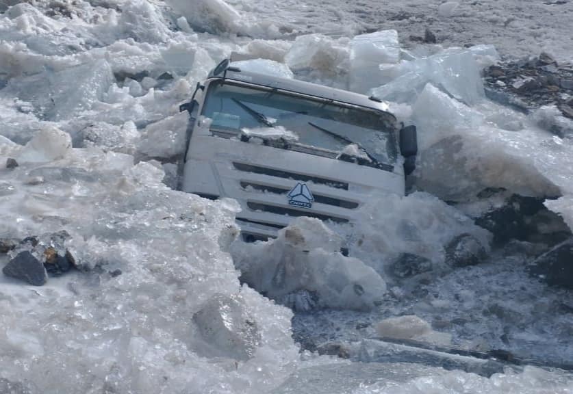 340126206 1276897363182322 300818848482779472 n Тело работника золоторудного месторождения, упавшего на грузовике в реку, нашли подо льдом