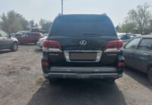 В Бишкеке водитель внедорожника сбил 9-летнюю девочку и скрылся с места ДТП