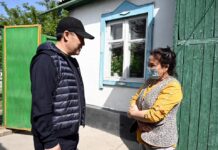 Сүрөт: Президент «Социалдык контракттан» жөлөкпул алган үй-бүлөлөрдү күтүүсүз кыдырды