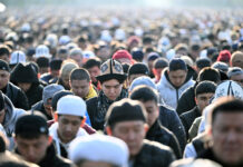 Айт намазга 40 миңдей киши чогулуп, президент да катышты