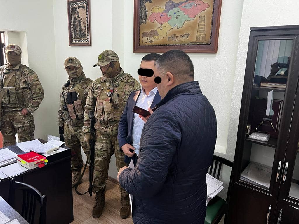 IMG 20230419 WA0034 В Бишкеке задержали старшего помощника прокурора за вымогательство $5 тысяч