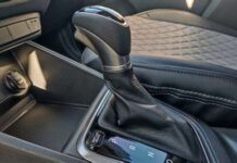 Жапаров Өзбекстан менен автомобиль жана техника өндүрүшүн уюштуруу боюнча келишимге кол койду