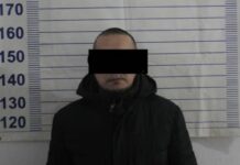 Талас районунда элдин ишенимине кирип, алдап акча алып жүргөн адам кармалды