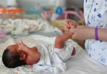 Нарында ымыркайды таштап кеткен эне изделүүдө