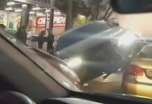 В Бишкеке в результате ДТП легковушка повисла на другой машине — видео